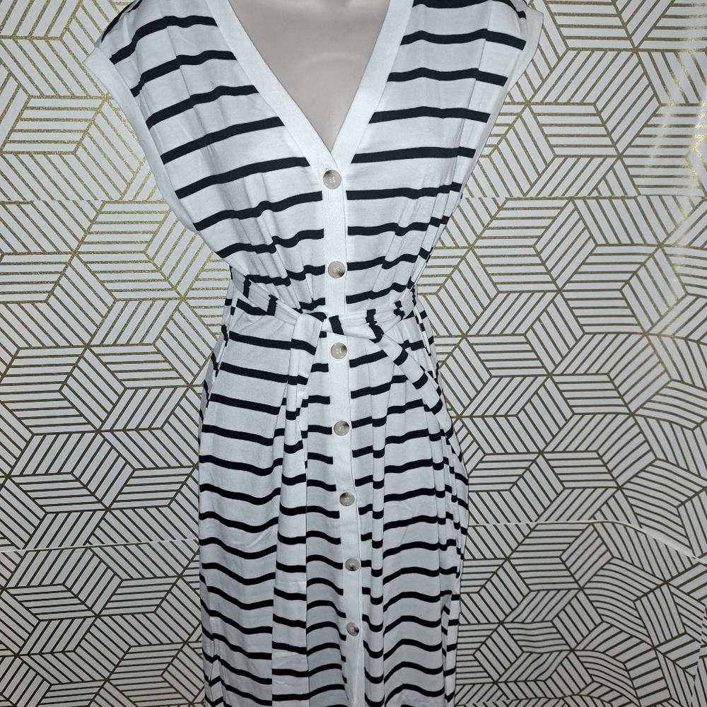 Striped Button Slit Tie V-Neck Midi Dress - Picture 5 of 6